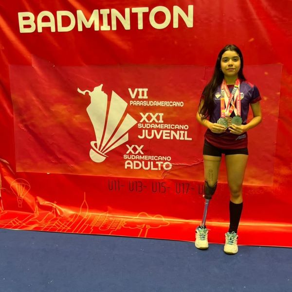 Melissa Vitória com medalhas